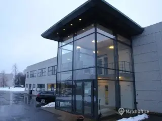 Højlager i flot ejendom fra 2003.