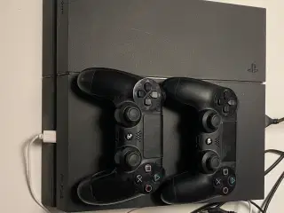 PS4 inkl. 2 controllere sælges