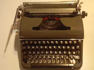 Gammel antik Olympia skrivemaskine