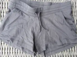 Str. 158, mørkegrå shorts