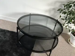 Sofabord i røgfarvet glas