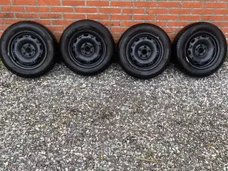 4 komplette helårshjul fra Sava - 165/70R14
