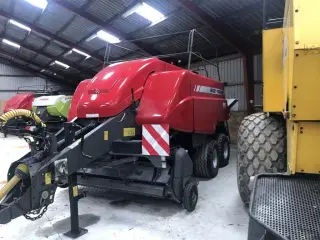 Massey Ferguson 2140, årg. 2013. Presset 65.400 baller