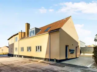 Top moderniseret lejlighed i Frederiksværk