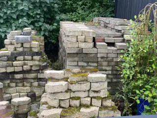 Fliser gives væk
