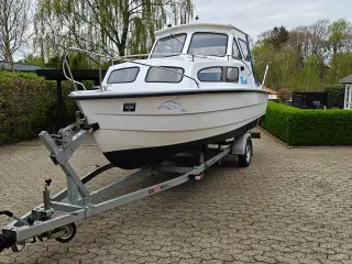 Motorbåd
