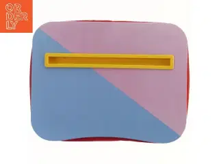 Farverigt skød skrivebord (str. 32x24 cm)