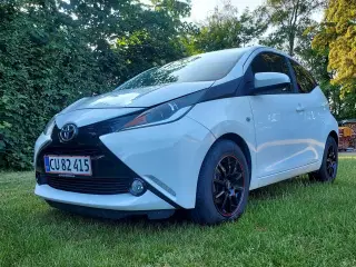 Nysynet d. 16/4 lav km. Toyota aygo 