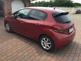 Peugeot 208 I