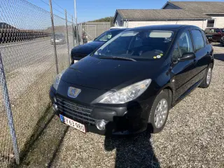 Velholdt Peugeot 307 og pæn bil 