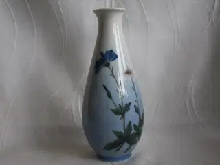 Vase med blå og hvid blomst, RC