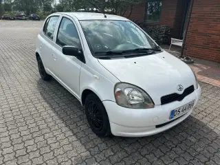 Fin bil toyota Yaris automatgear.