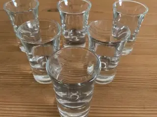 Shotglas / snapseglas - 6 stk. samlet pris 30 kr.