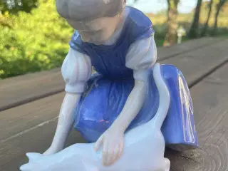 Figur Pigen med den drikkende kat -Bing og Grøndal
