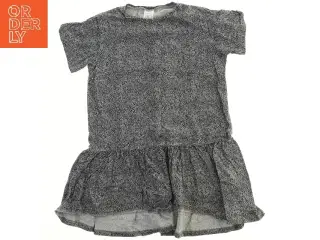 Kortærmet kjole med mønster (str. 122)