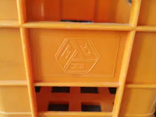 Orange mælke kasse