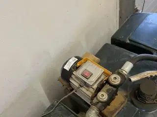 Dieseltank 1500L med el-pumpe