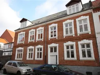 Charmerende 3-værelses lejlighed i Viborg midtby