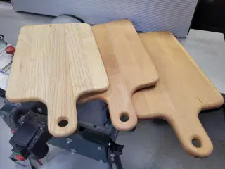 Diverse skærebrætter i forskelligt træ 30 x 20 cm