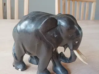 Ibenholt elefant