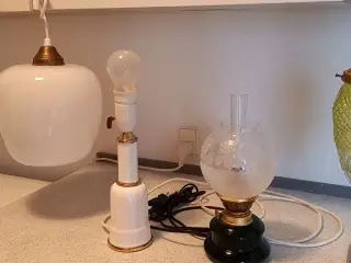 Belysning. antik. 2 bordlamper og 2 loftslamper