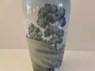 B&G vase med landskab