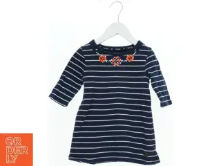 Strikket kjole med striber og blomsterdetaljer fra J Jeans (str. 110)