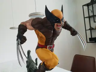Wolverine (Brown) statue XM Studios