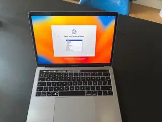 Apple MacBook Pro 13” (Mid 2017) – 16 GB RAM / 512