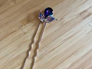 Hårnål med lilla sten