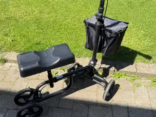 Knæ rollator 