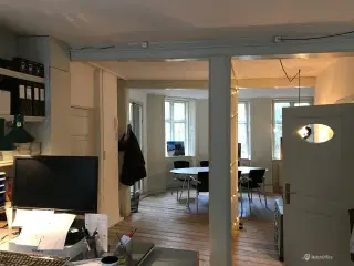 Kontorlokale i charmerende baggård i København K