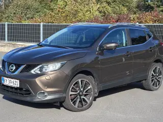 NISSAN QASHQAI 4WD SUV