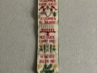 Juleophæng broderet 30 cm høj, 6,5 cm bred. Fin st
