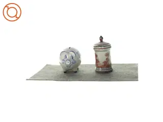 Porcelæns ting (str. 14 x 6 x 10 og 15 x 8cm)