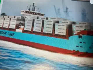 Lego containerskib maersk