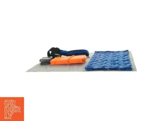 Forskelligt nerf udstyr fra NERF (str. 49 x 25 og 22 x 9 og 120 x 5 og 8 x 8cm)