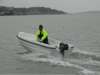 Fjordjollen 390 Fisk med trailer og motor