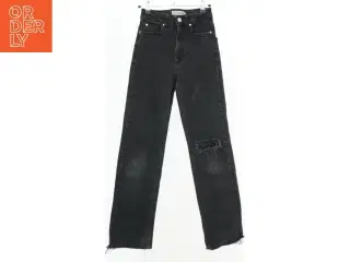 Sorte jeans med rå kant og skræddersyet hul fra Hound (str. 158)