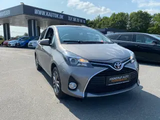 Toyota Yaris 1,3 VVT-I T2 Komfortpakke Sportspakke 100HK 5d 6g