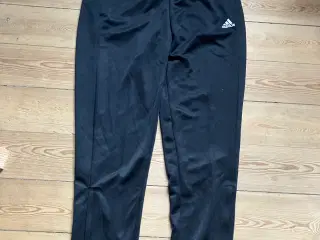 Nye Adidas bukser