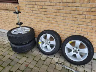 Vinterdæk på alufælge  passer bl.a. til Seat Arona