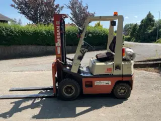 Nissan 1500 Kg gastruck  med Nissan H 20 Motor