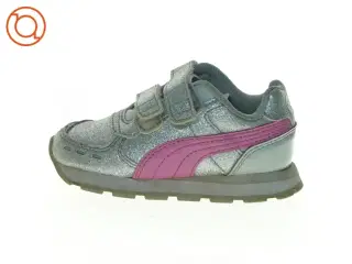 Sølvfarvede sneakers med lyserøde detaljer fra Puma (str. 22)