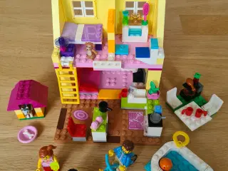 LEGO 10686 Familiehus (med tre minifigurer)