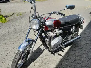 Triumph Bonnevill T140
