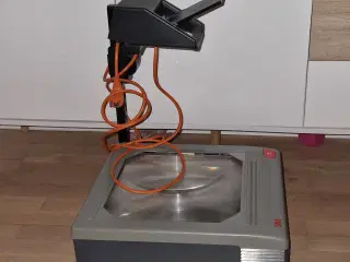 Overhead projector 