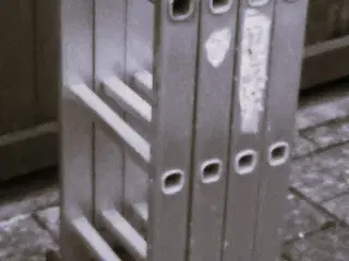 Multistige:Enkeltstige, wienerstige, ministillads.