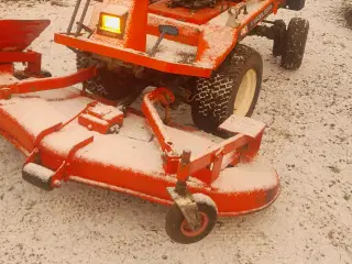 Kubota f2000