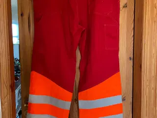 Arbejdsbukser kansas. 2 st. Str. 108, næsten ny
